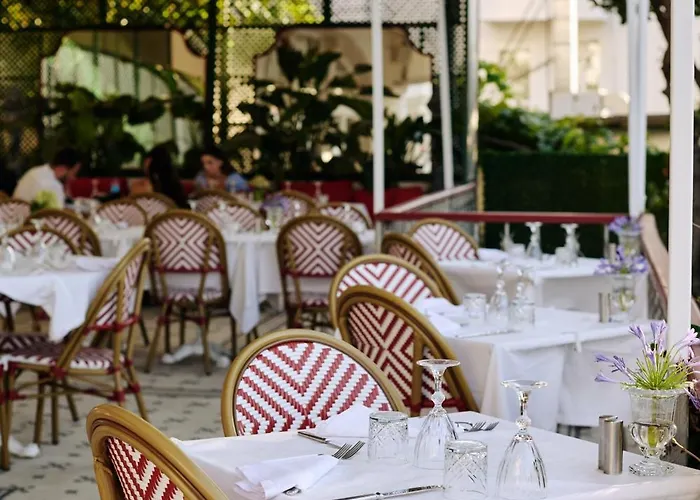 Bueyuekada Splendid Palace 3* אדאלר