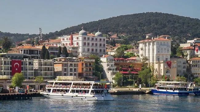 Bueyuekada Splendid Palace Hotel Prinseneilanden