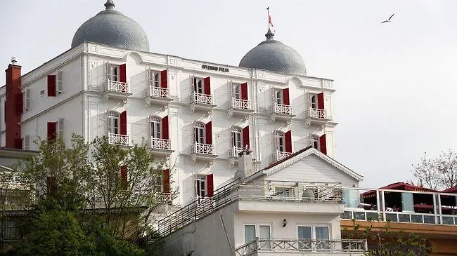 Bueyuekada Splendid Palace Hotel Prinseneilanden